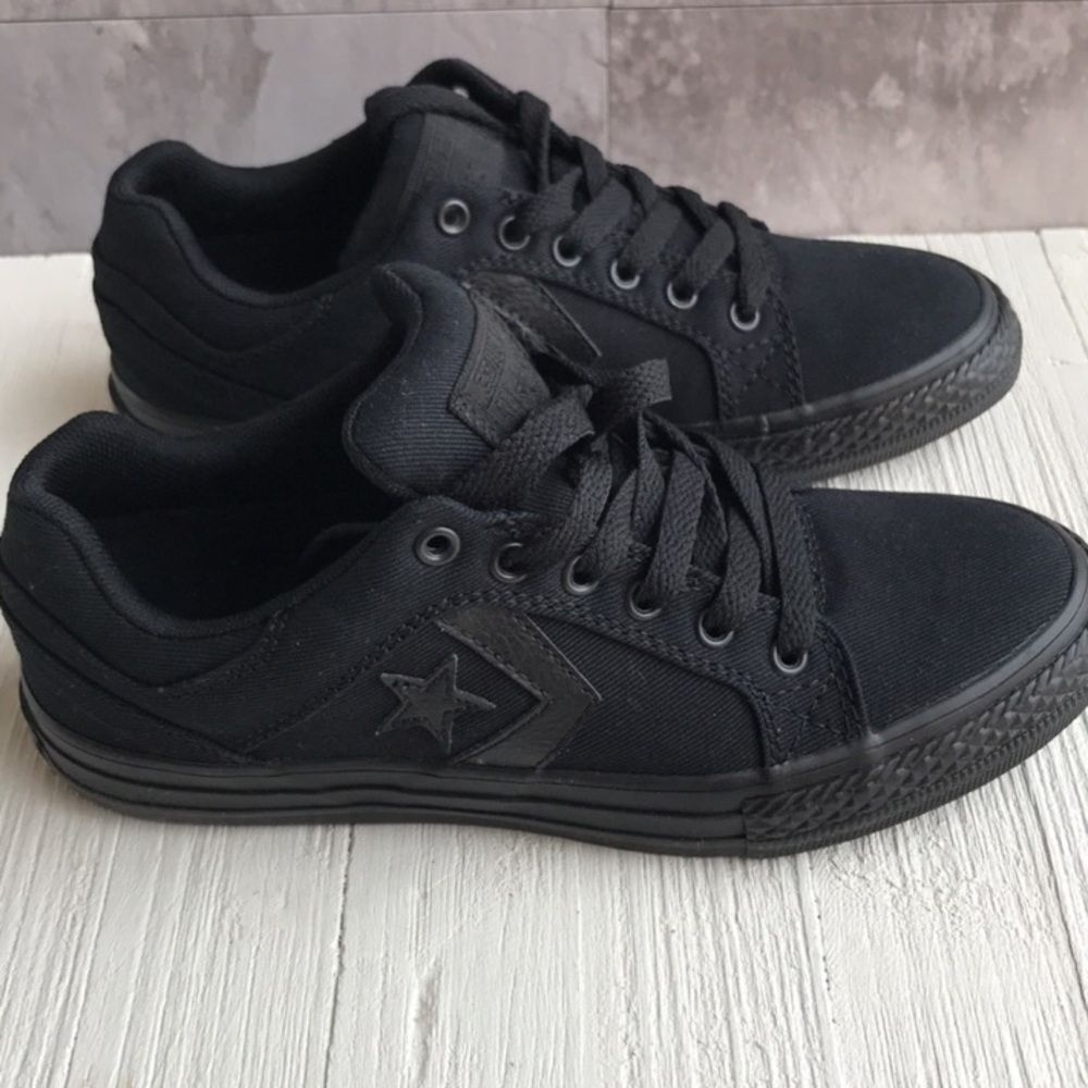 Converse All Star Kids Black Sneakers Unisex Size 2 US